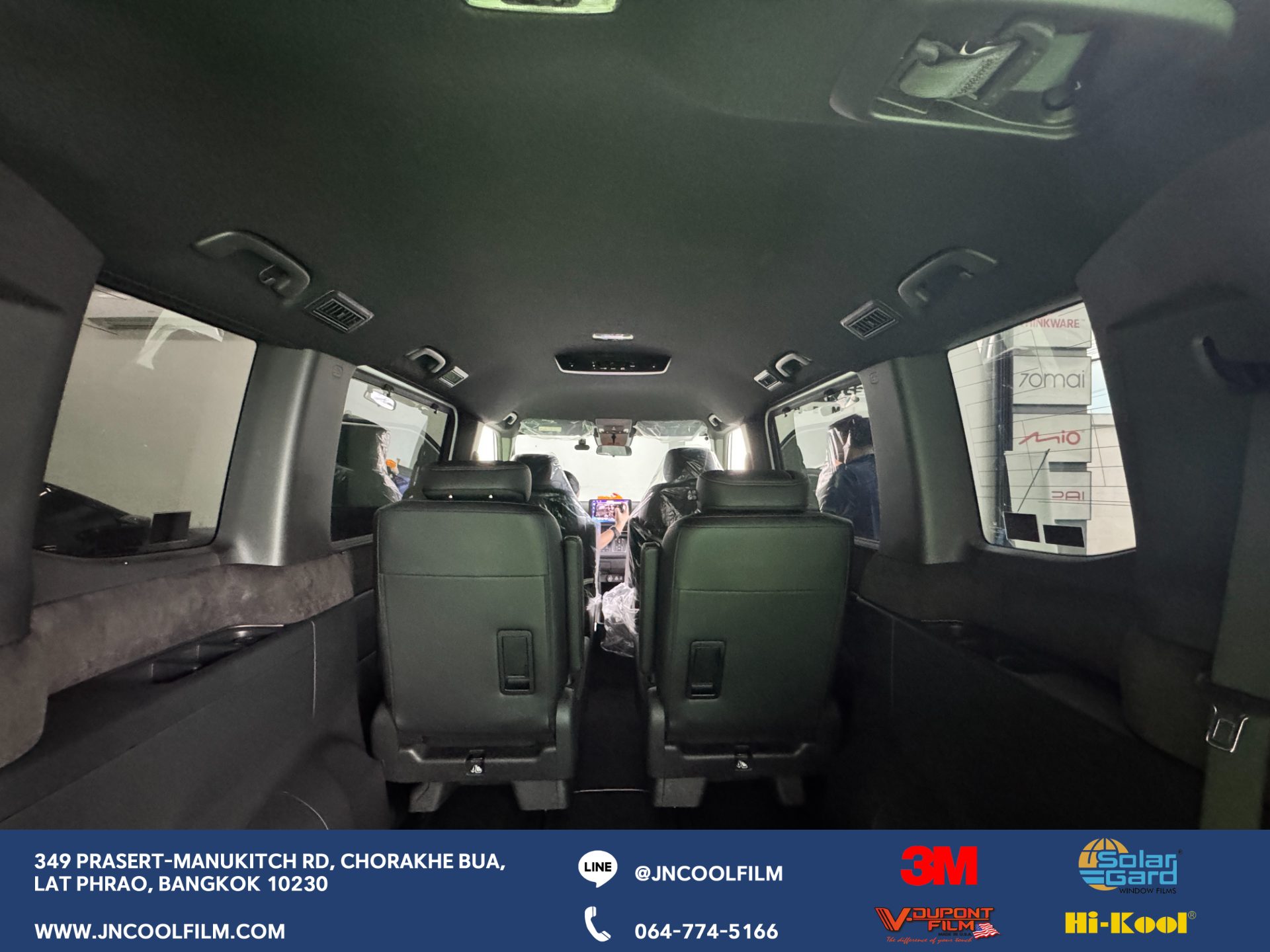 Installing V-Dupont Window Film on a Honda Stepwagon: High Heat Resistance, Great Value, and Easy on the Eyes - photo 5