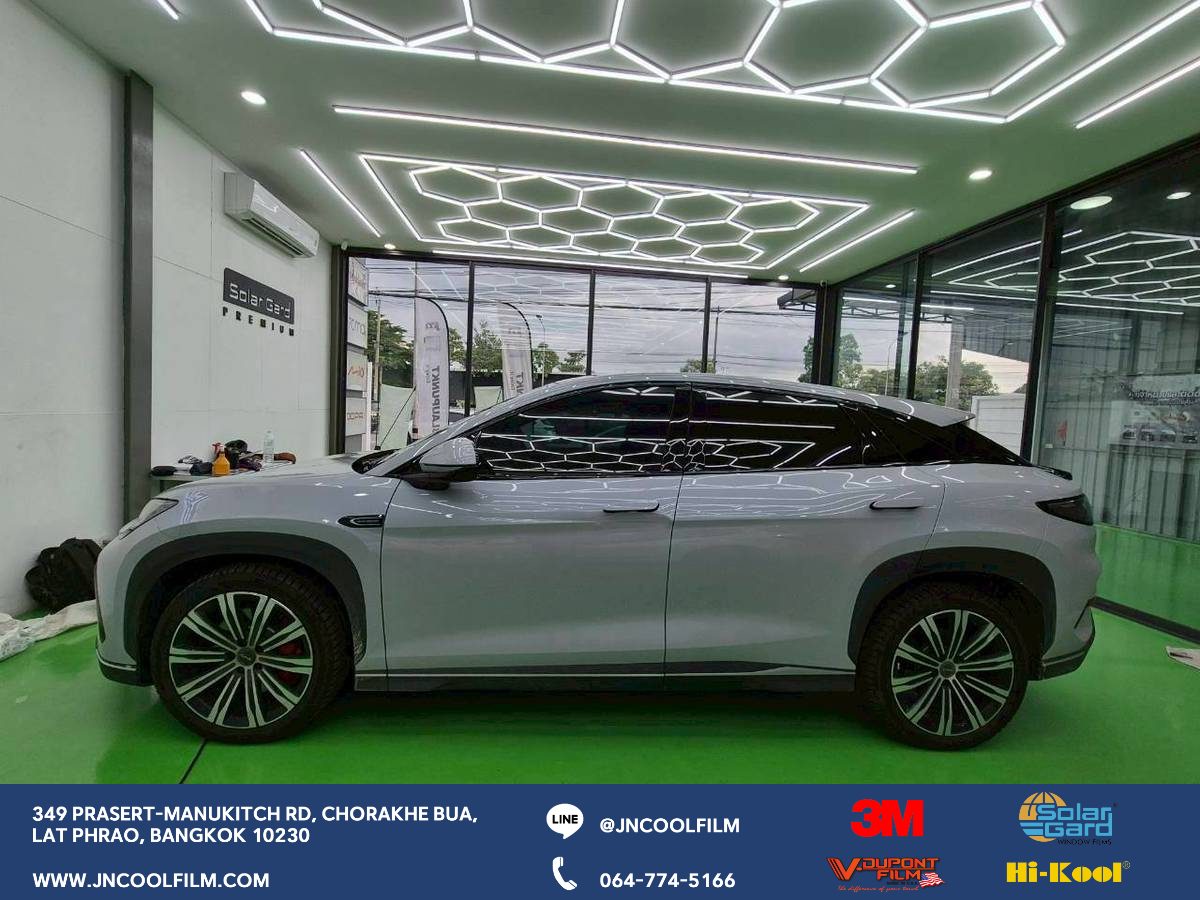 Review of the installation of V-Dupont window tint on a BYD SEALLION 7 electric car, covering the entire vehicle including the roof - photo 2