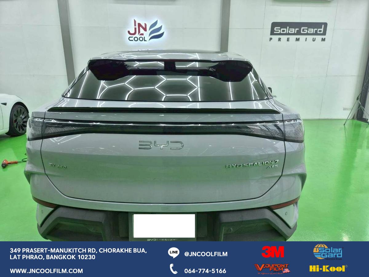Review of the installation of V-Dupont window tint on a BYD SEALLION 7 electric car, covering the entire vehicle including the roof - photo 4