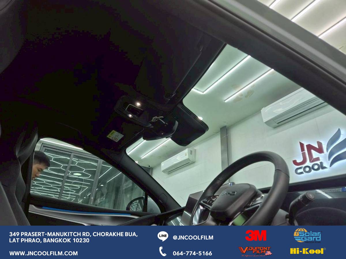 Review of the installation of V-Dupont window tint on a BYD SEALLION 7 electric car, covering the entire vehicle including the roof - photo 5